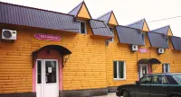 Uyut Hotel