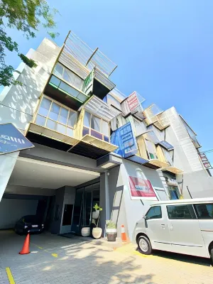 Hotel Pantes Simpang Lima Semarang فنادق في سنرتال سيمارانج