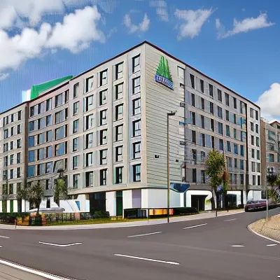 Holiday Inn Express Dusseldorf Airport Hotels near Kaiserswerth