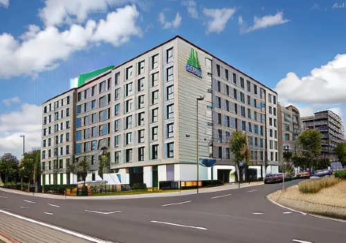 Holiday Inn Express Dusseldorf Airport - 3 Yıldız