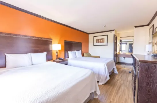 Days Inn by Wyndham Oklahoma City/Moore Hotels near Lightning Creek Square