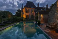 Château de Saint Paterne Hotels in Saint-Leonard-des-Bois