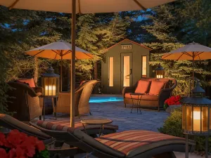 Rustic Inn Creekside