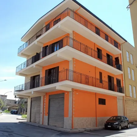 Daphnae House