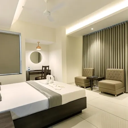 Hotel Paramount Suites & Service Apartments