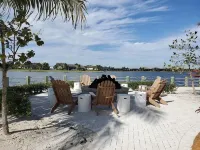 Beautiful newly furnished Villa in a resort community with tons of amenities