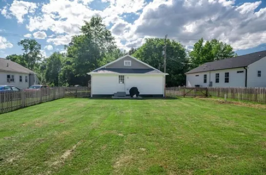 Charming 2-bedroom house with AC and WiFi in enjoyable China Grove