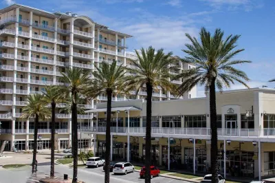 5 Star Luxury Wharf Condo 509 -  Book Now for Fall, Festivals, and Holidays! Hotel in zona Canal Road Animal Hospital