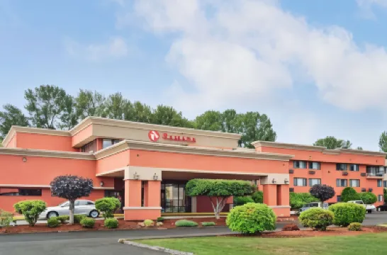 Ramada by Wyndham Tukwila Southcenter Hotels near Tukwila Int'l Blvd Station