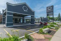 Quattro Hotel & Conf Centre, Ascend Hotel Collection Hotel dekat Sault College