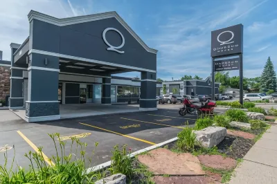 Quattro Hotel & Conf Centre, Ascend Hotel Collection Hotels near Strathclair Park