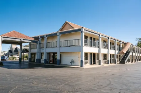 Days Inn by Wyndham Monroe La