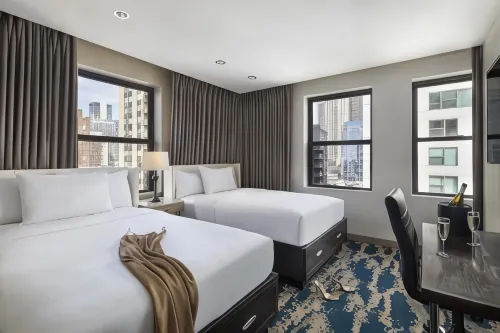 Hotel Felix Hotels in Chicago