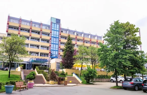 哈茲霍赫CAREA皇宮酒店