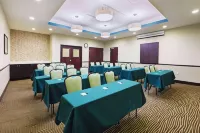 La Quinta Inn & Suites by Wyndham Floresville