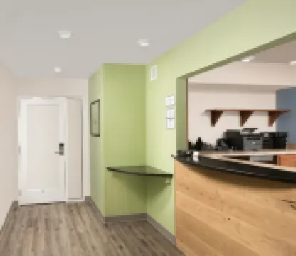 Extended Stay America Select Suites - Cleveland - Airport