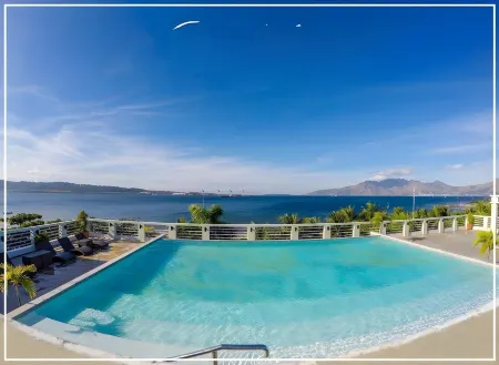 Terrace Hotel Отели рядом с достопримечательностью «Университет Филиппины Экстеншен Програм ин Олонгапо»