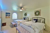 The Kokomo Lakehouse on Hubbard Creek w/ Private Dock at Breckenridge Sleeps 16