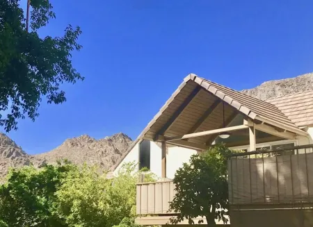 2 Bed En-Suite Villa Fabulous Mountain Views Indian Wells Tennis, Golf, Relax! Отели рядом с достопримечательностью «Индиан-Уэллс Теннис Гарден»