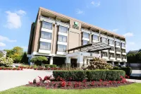 Holiday Inn Express Detroit-Birmingham Hotels near Costco Wholesale