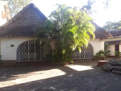 Dream of Africa Cottages Kanamai