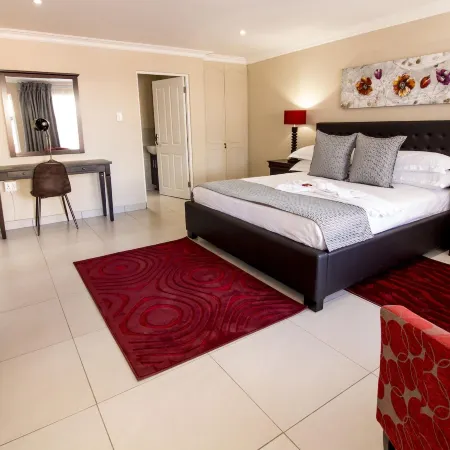 Airport Gardens Boutique Hotel