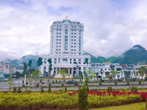 Hoang Nham Luxury Hotel - parking