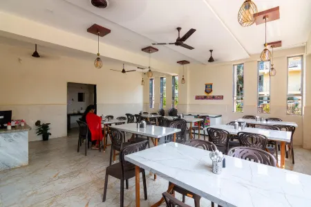 Arnnas Resort Diveagar Отели в г. Дивеагар