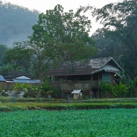 Lhongkhao Samoeng by Chi Villa