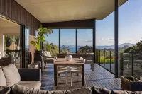 Cable Bay Views Hotels in Уаихеке