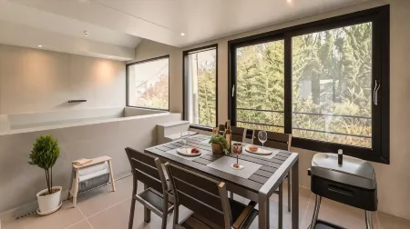 Albescent Poolvilla Отели рядом с достопримечательностью «Международный Конвенционный Центр Гёнджу Хвабаек»