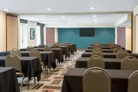 Four Points by Sheraton Buffalo Grove Отели в г. Буффало Гров