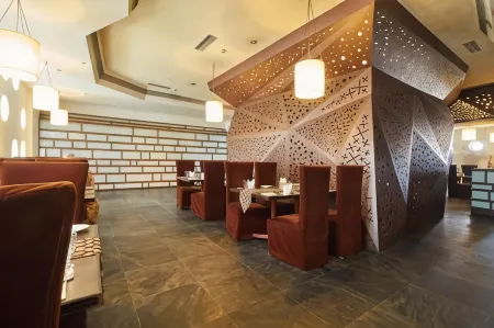 Park Prime Kolkata Отели рядом с достопримечательностью «Храм Кали»