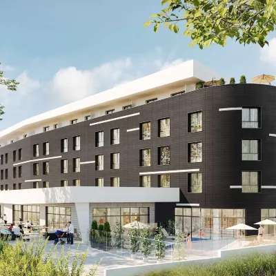 Golden Tulip Reims Hotels near La Mine