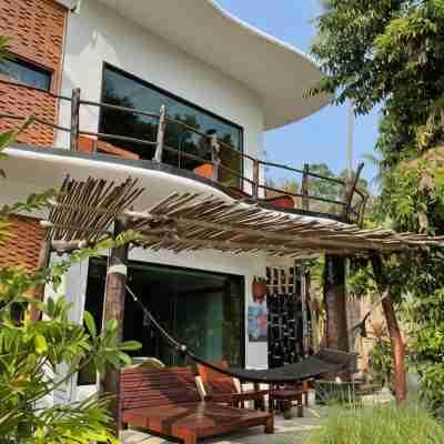 AC 2 Resort Hotel Exterior