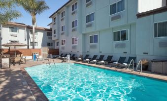 The Wayfarer San Luis Obispo, Tapestry by Hilton