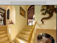 Great ocean views, walking distance to town/ beach, heated pool, family friendly