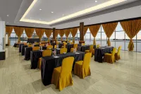 Swiss-Belhotel Waterfront Makassar - parking