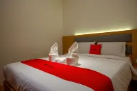 RedDoorz Plus @ Losari Makassar Hotels in Ujung Pandang