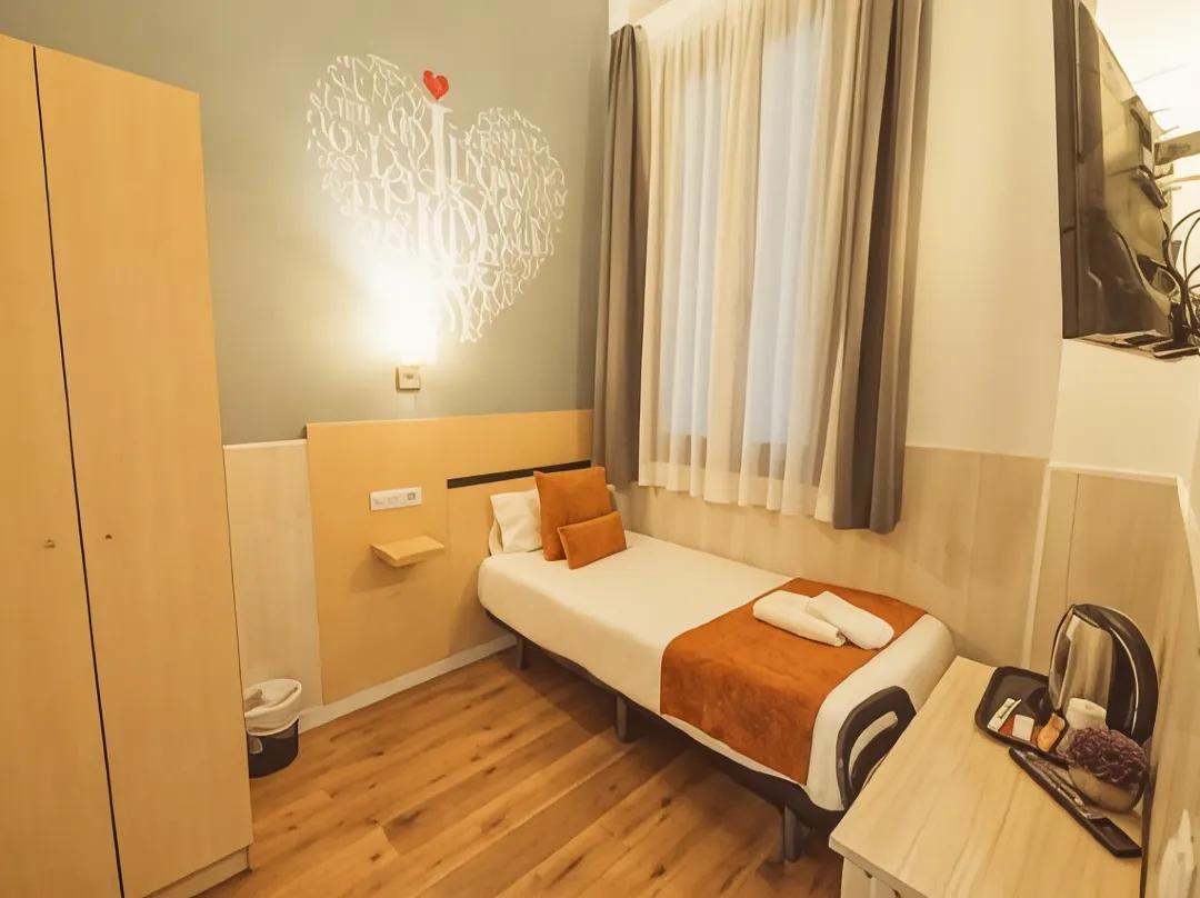 Hostal Live Natura Barcelona - La Rambla