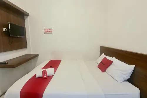 RedDoorz Near Universitas Pgri Kanjuruhan