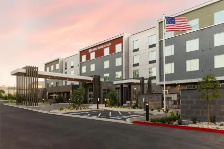 Hilton Garden Inn Walnut Creek Отели рядом с достопримечательностью «Лайм Ридж Опен Спейс»