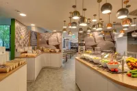 Meininger Hotel München Olympiapark - ที่มีอ่างอาบน้ำ