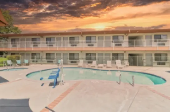 The Oakhurst Inn at Yosemite