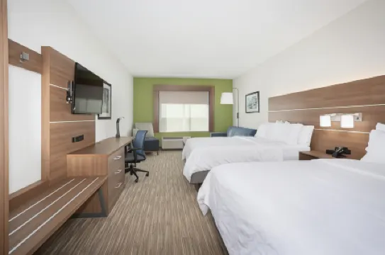 Holiday Inn Express & Suites GOODLAND I-70 by IHG