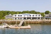 Boothbay Harbor Inn Hotels near Walgreens