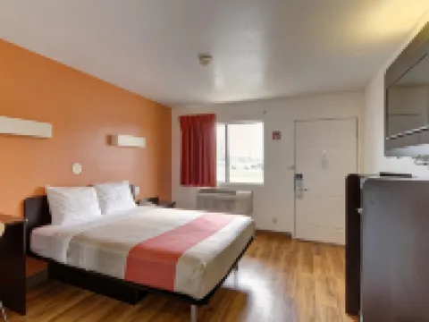 Motel 6 Amherst, Oh - Cleveland West - Lorain Hotels in Lorain County