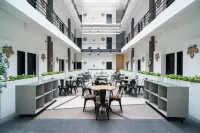 Sans Hotel Fiffa Premiere Malang by RedDoorz Hôtels à : Lowokwaru