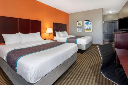 La Quinta Inn & Suites by Wyndham Houston Bush Intl Airpt E