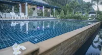 Phuphayot Resort Hotels in Huai Yot